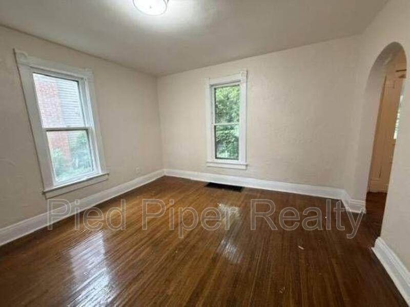 816 S James Ave - Photo 6 of 9