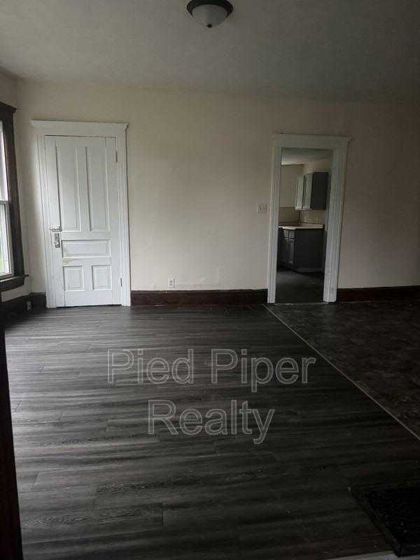817 S Benton Ave - Photo 4 of 10