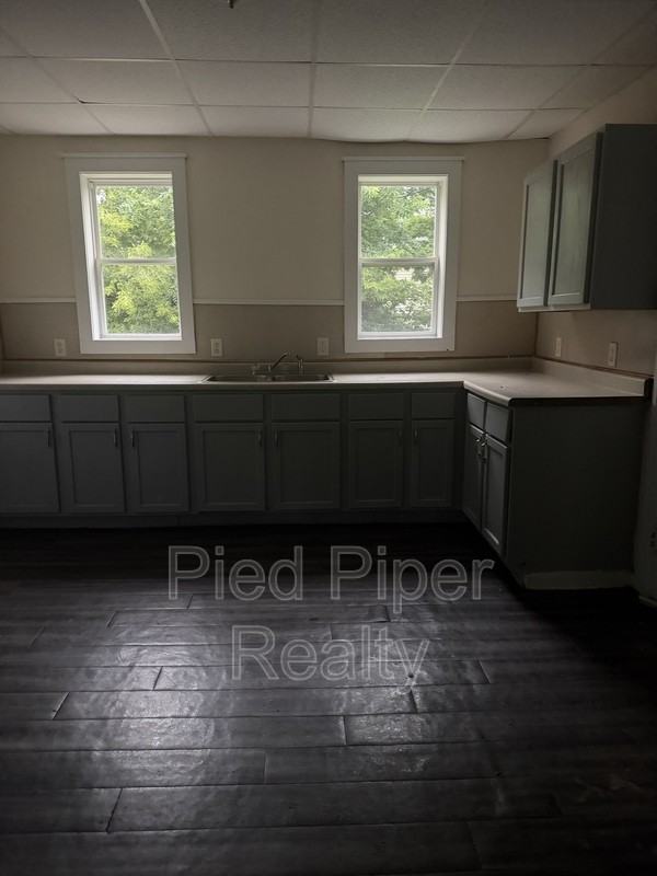 817 S Benton Ave - Photo 5 of 10