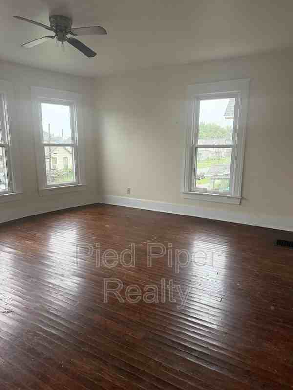 817 S Benton Ave - Photo 7 of 10