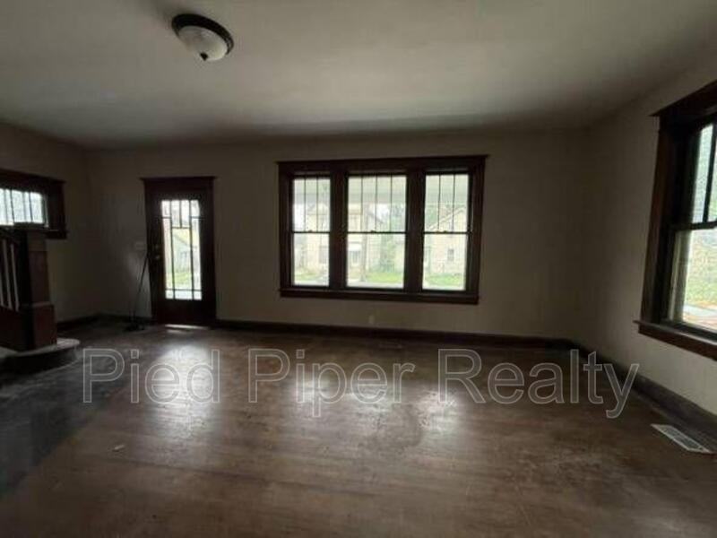 905 S State Ave - Photo 6 of 8