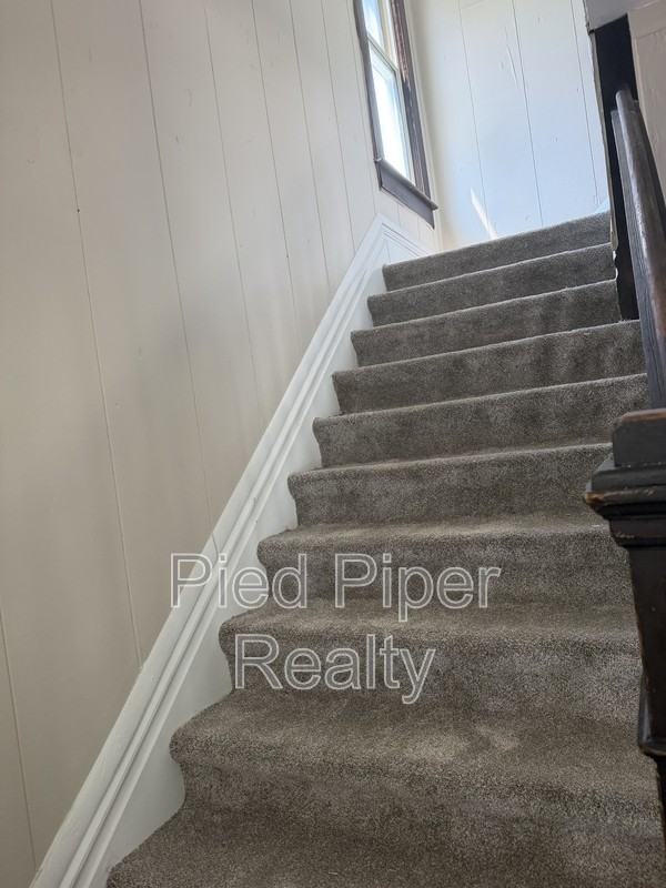 839 S Adams Ave - Photo 5 of 9