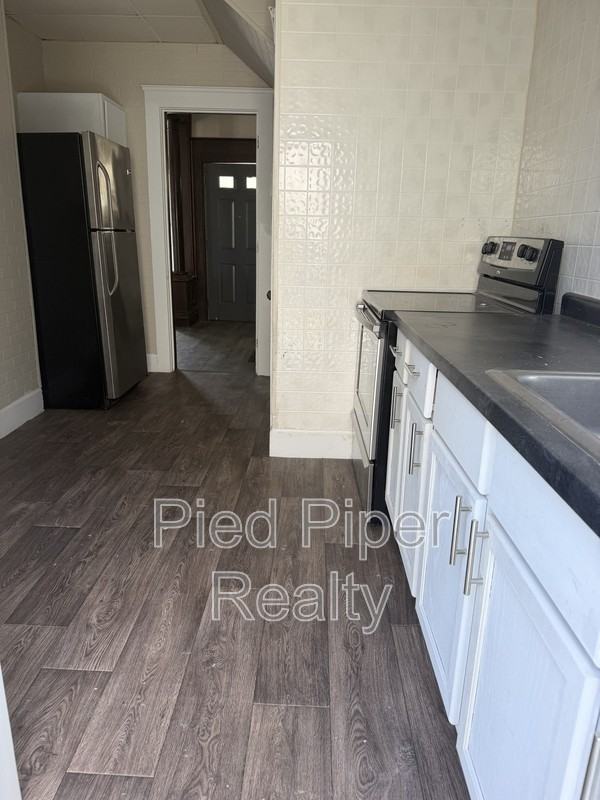 839 S Adams Ave - Photo 6 of 9