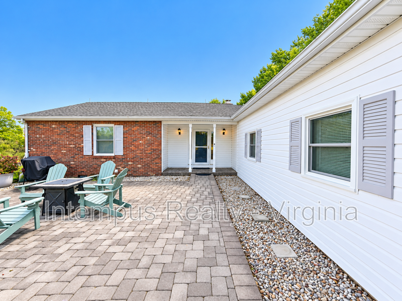 8547 Windhaven Ln - Photo 3 of 15