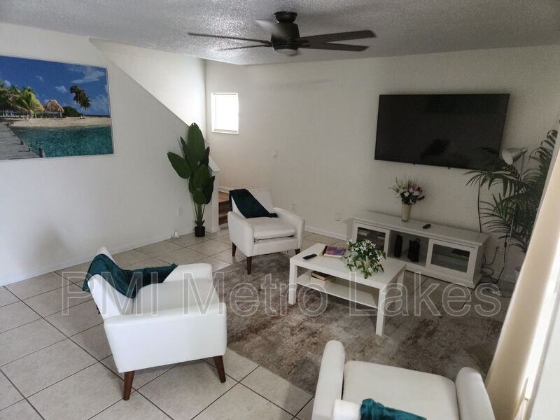 5026 Aventura Blvd - Photo 4 of 32