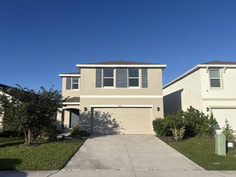 10215 Charlotte Dr