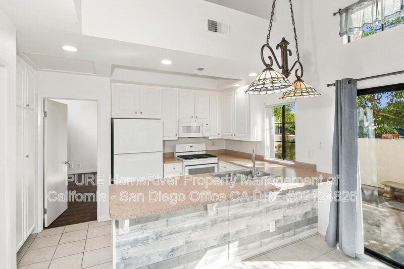 1007 Howard Ave #35 - Photo 6 of 21