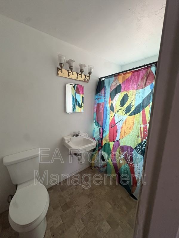 440 Alcazar St Se #A - Photo 5 of 9