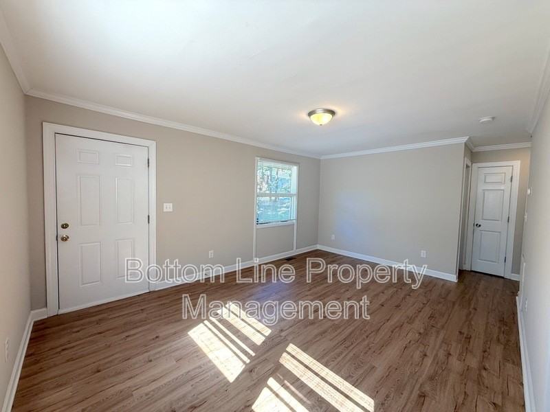 1823 Vinton St - Photo 3 of 12