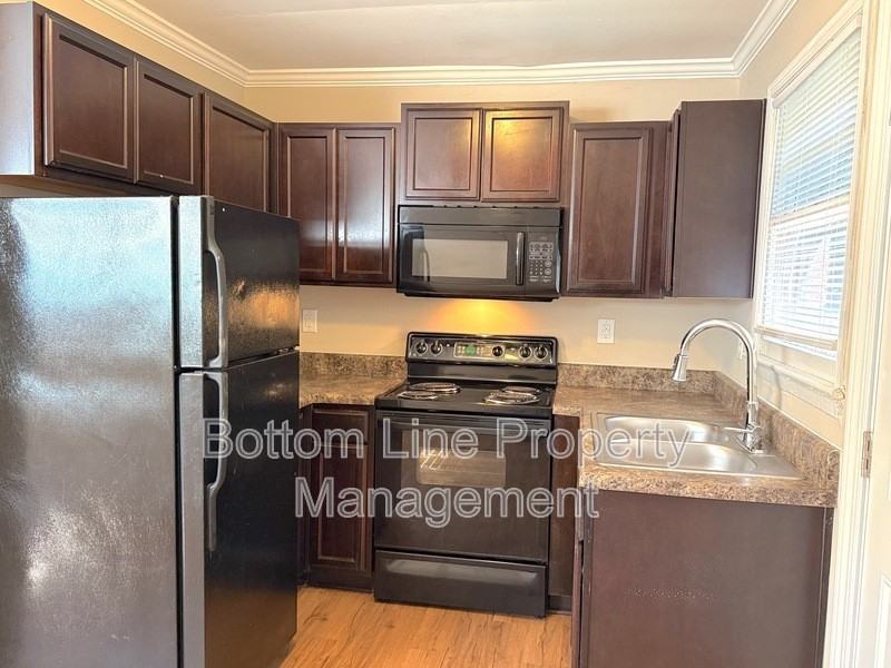 1823 Vinton St - Photo 5 of 12