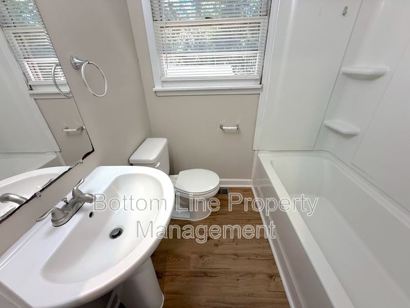 1823 Vinton St - Photo 7 of 12