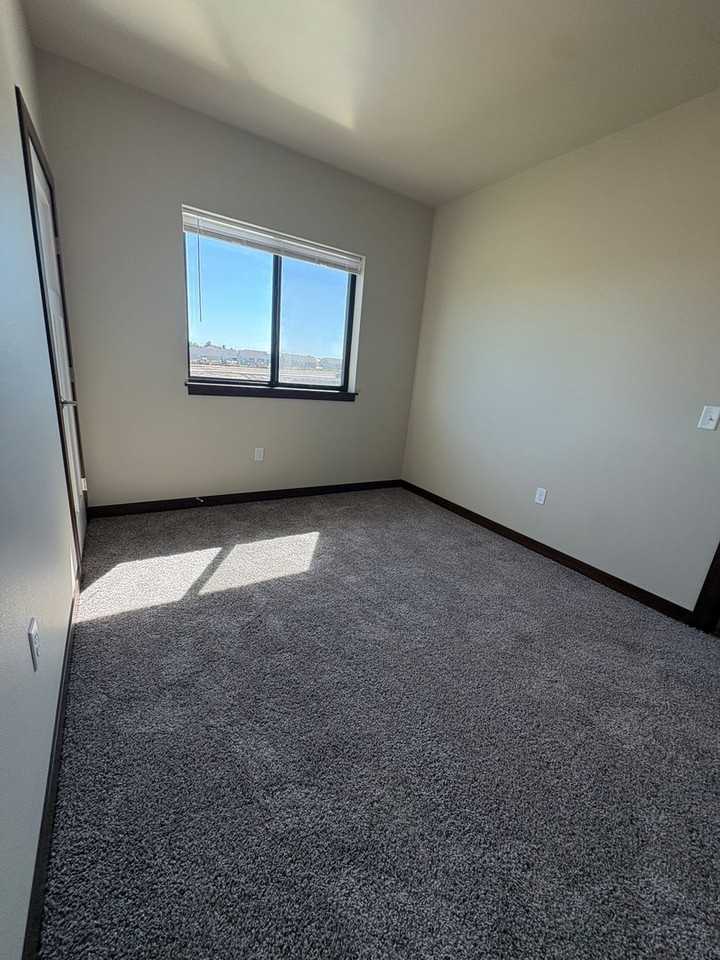 Sioux Center (CenterView Townhomes A) - Photo 4 of 28