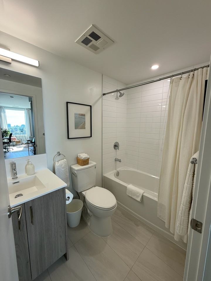 4010 Eglinton Avenue West #705 - Photo 5 of 11