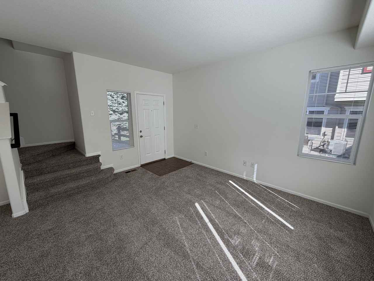 12944 GRANT CIR W - Photo 3 of 18