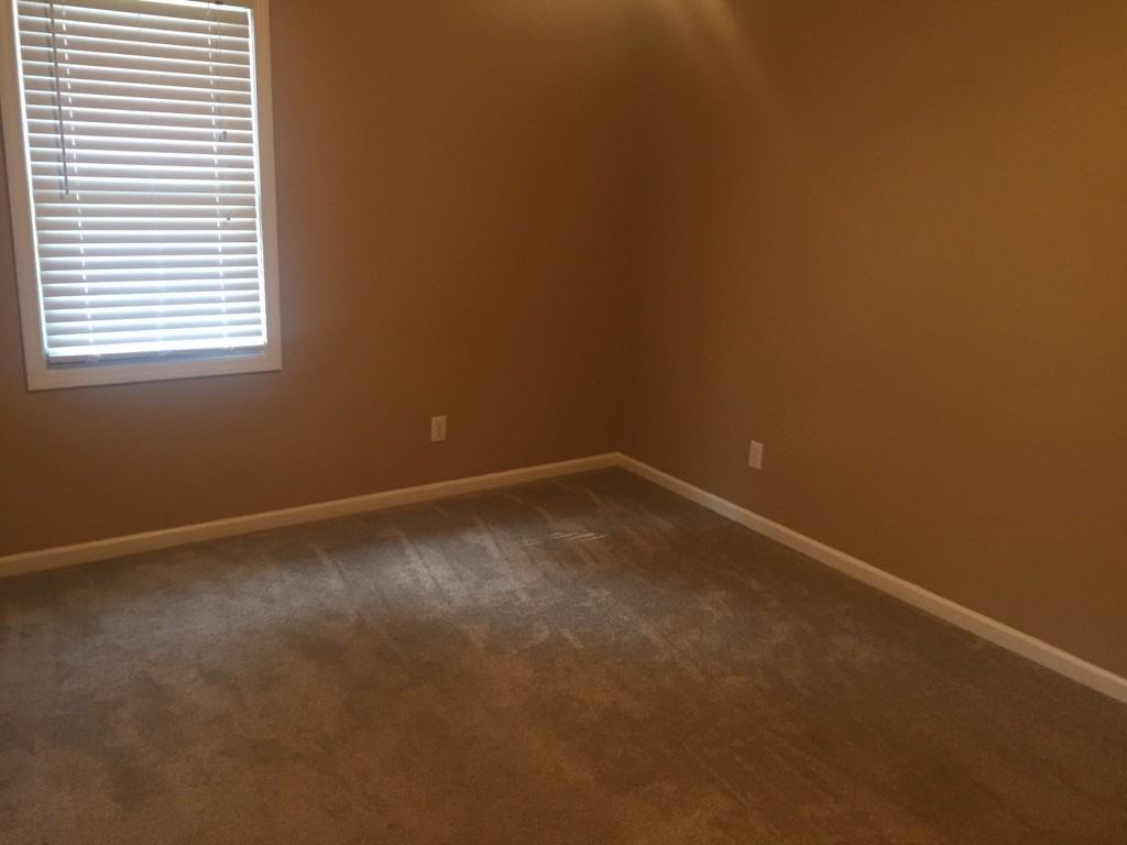 907 Pear St Apt D - Photo 4 of 8