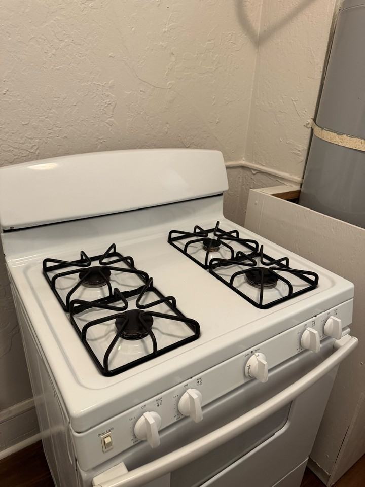 436 E. Oak St - Photo 5 of 11