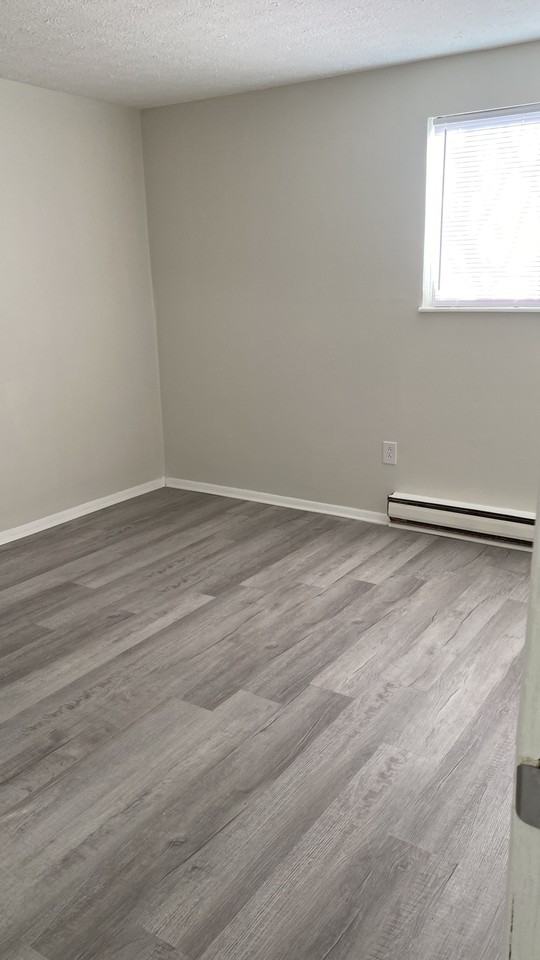 1400 Herbert Drive - Photo 2 of 11