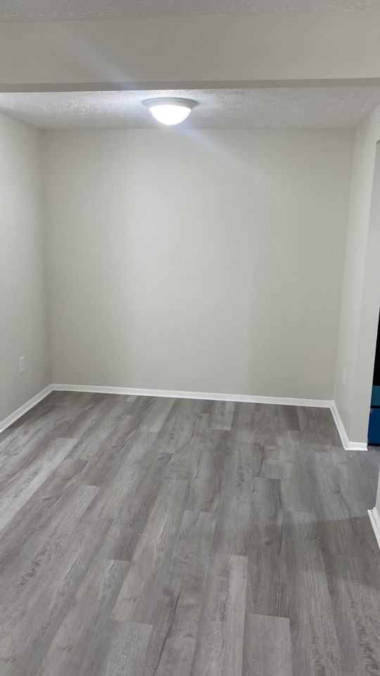 1400 Herbert Drive - Photo 7 of 11