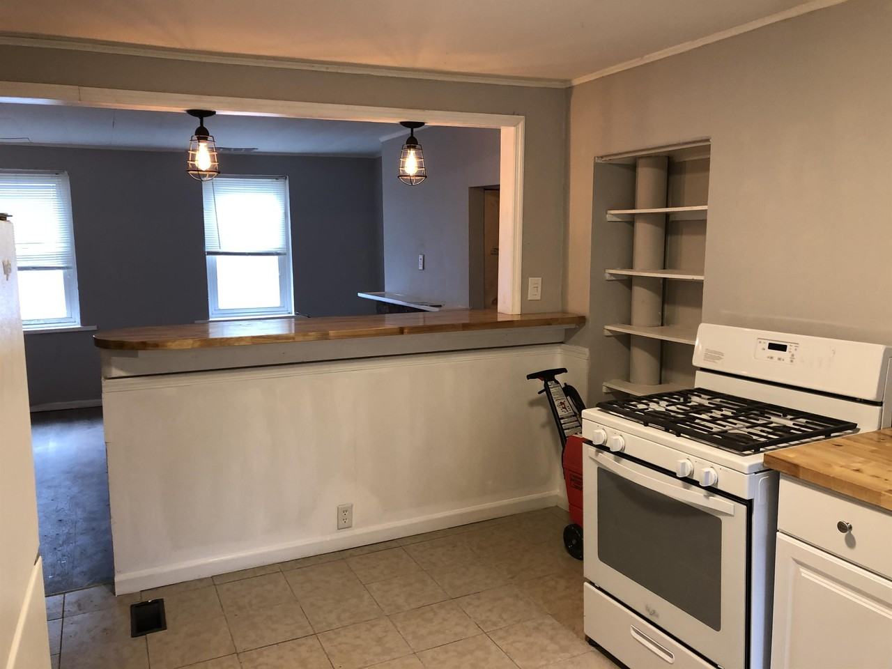 561-565 Congress Street - Photo 3 of 15