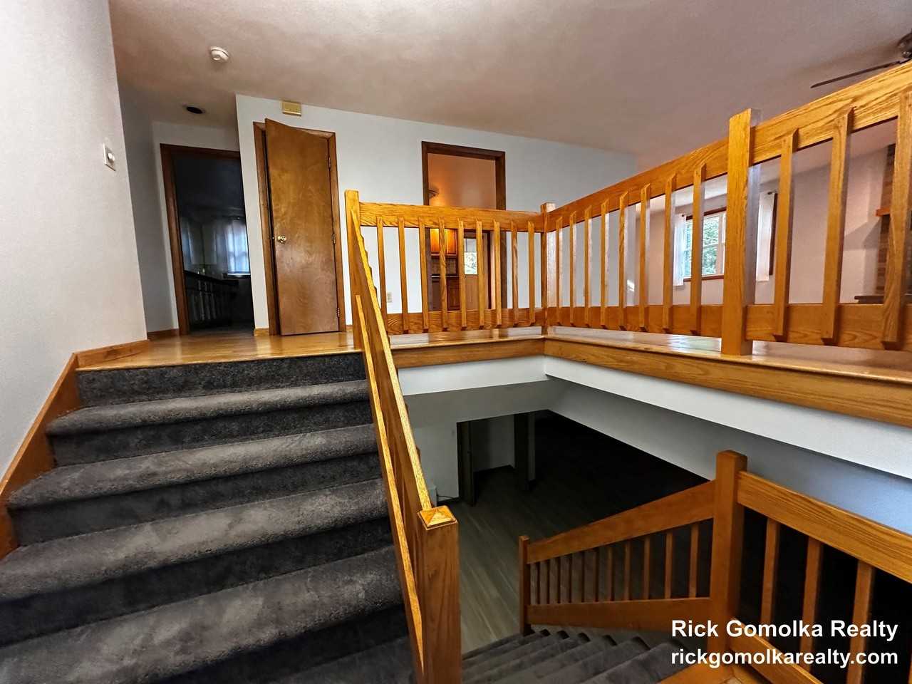 124 Hampton Rd - Photo 2 of 18