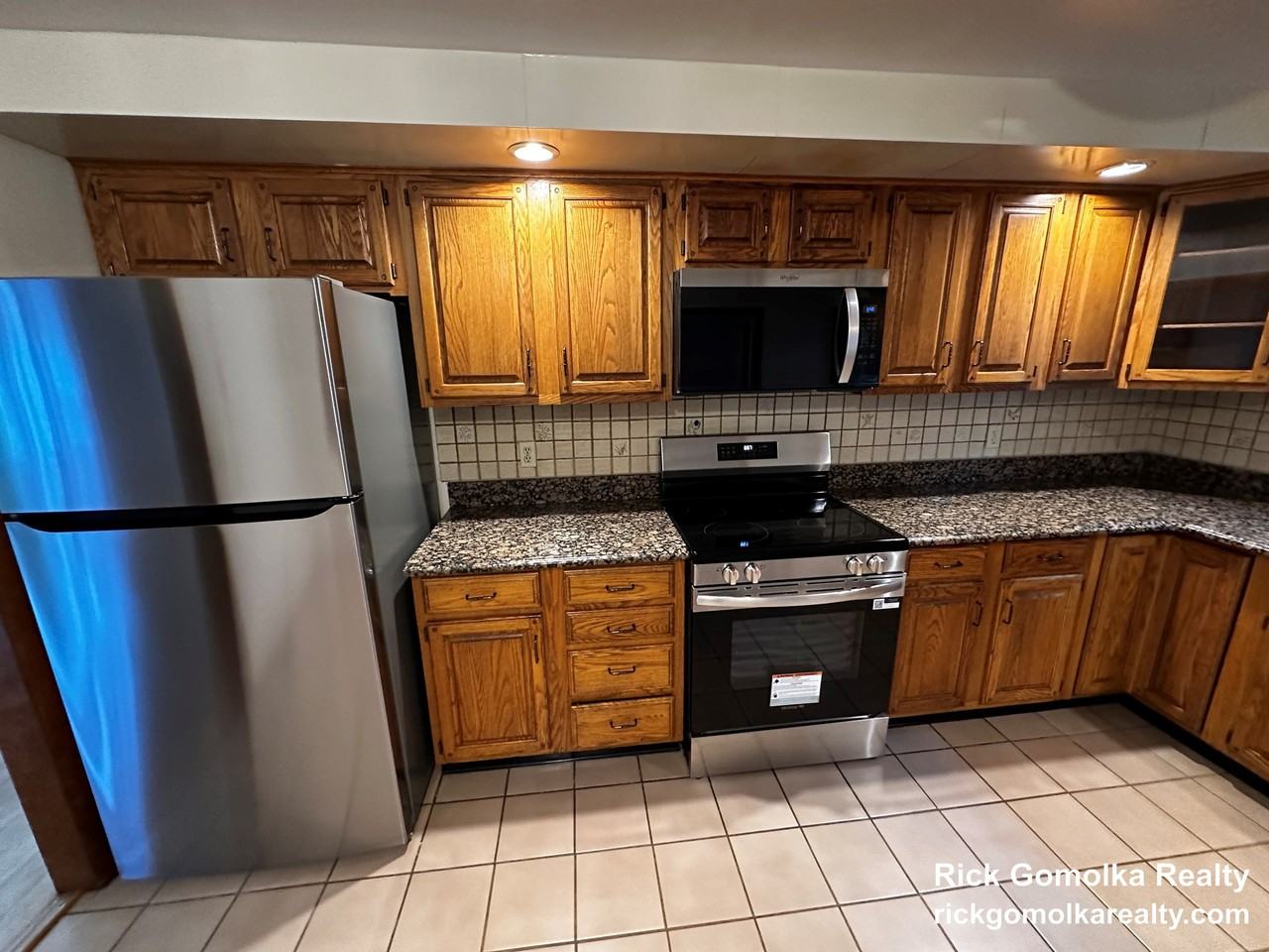124 Hampton Rd - Photo 5 of 18