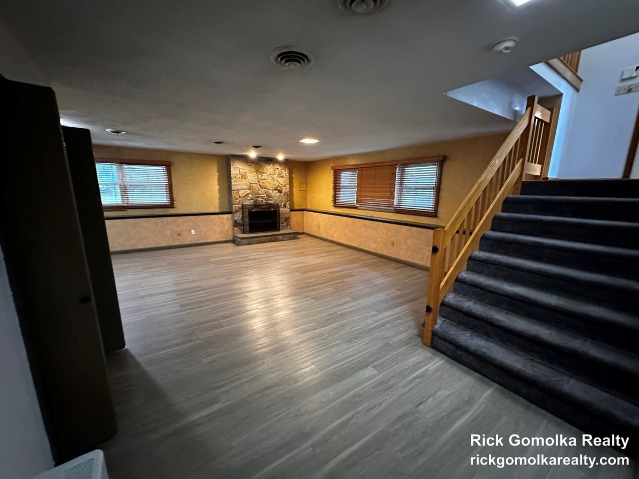 124 Hampton Rd - Photo 6 of 18