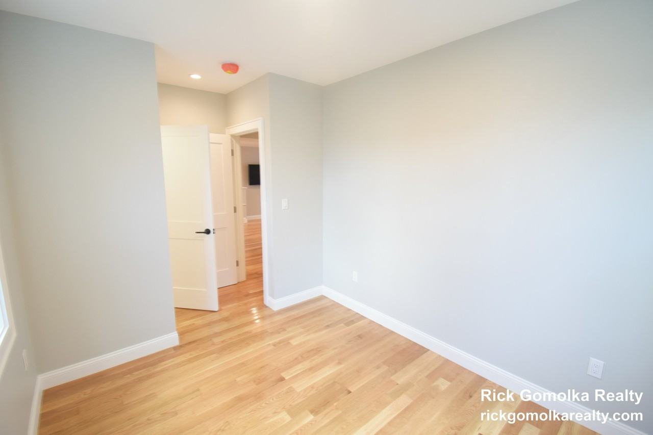 173 Prospect St - Photo 7 of 19