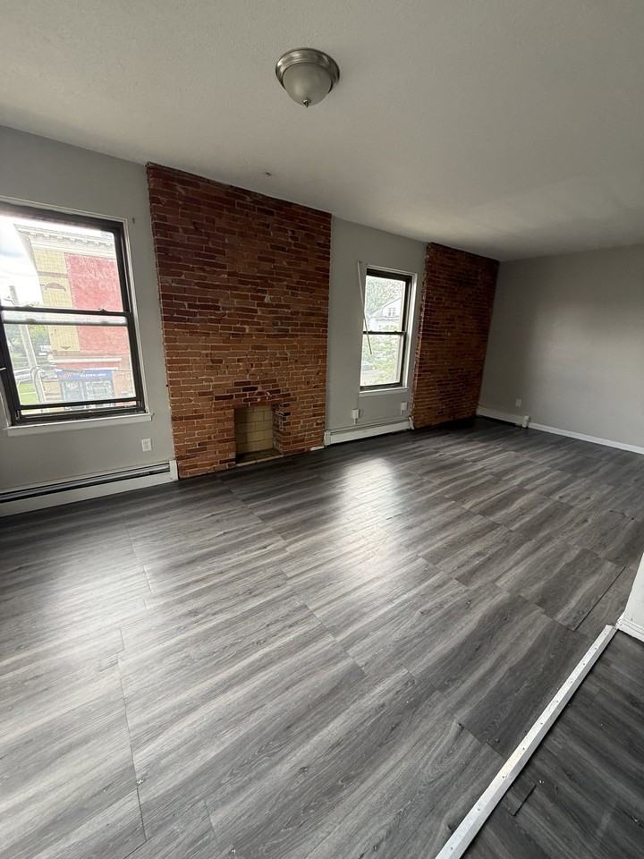 229 Franklin Avenue - Photo 2 of 15