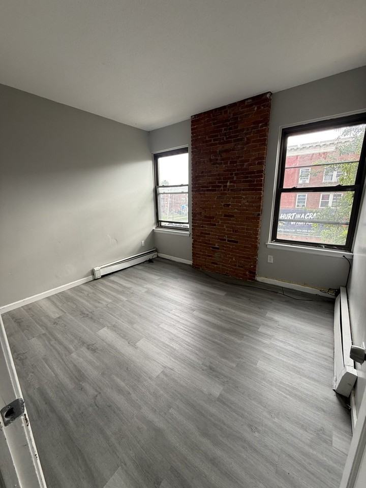229 Franklin Avenue - Photo 5 of 15