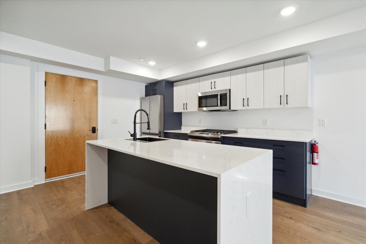 1951 Point Breeze Avenue - Photo 4 of 35