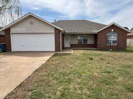 featured image of 2405 Sw 17th St