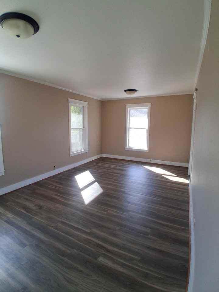 308 South Rogers Street - Photo 2 of 10