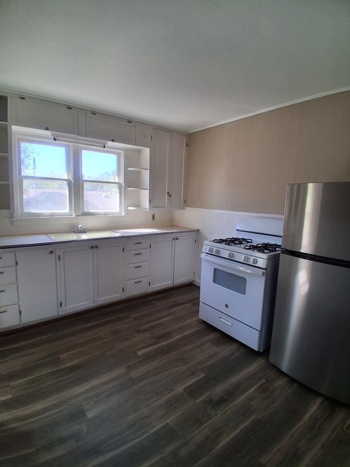 308 South Rogers Street - Photo 3 of 10