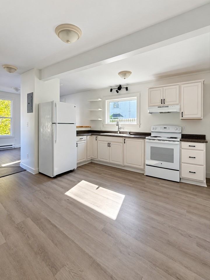 120 Limerock Street - Photo 3 of 14