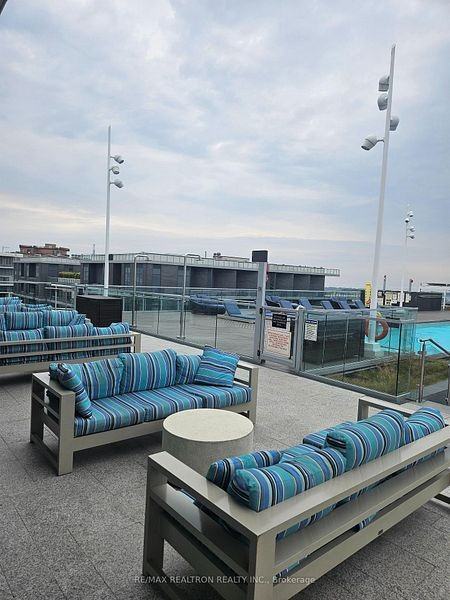 15 Merchants' Wharf #244 - Photo 4 of 5