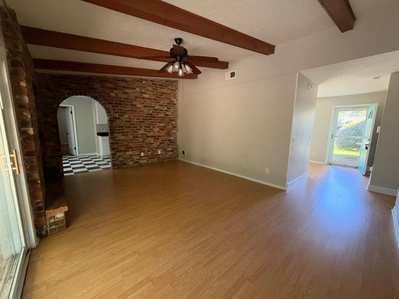 112 Stewart Ter - Photo 3 of 14