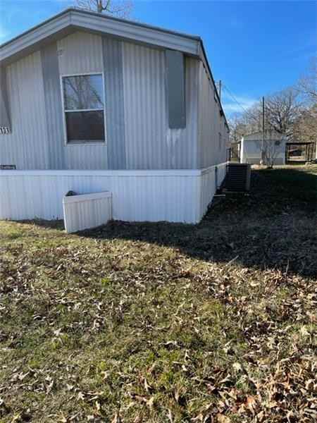 131 Oxford Ln - Photo 3 of 12