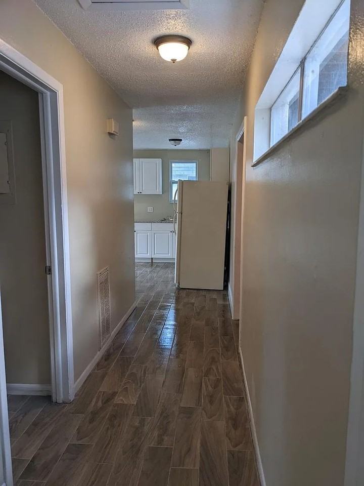 5847 Sun Glo Ave - Photo 3 of 13