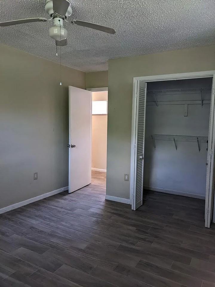 5847 Sun Glo Ave - Photo 5 of 13