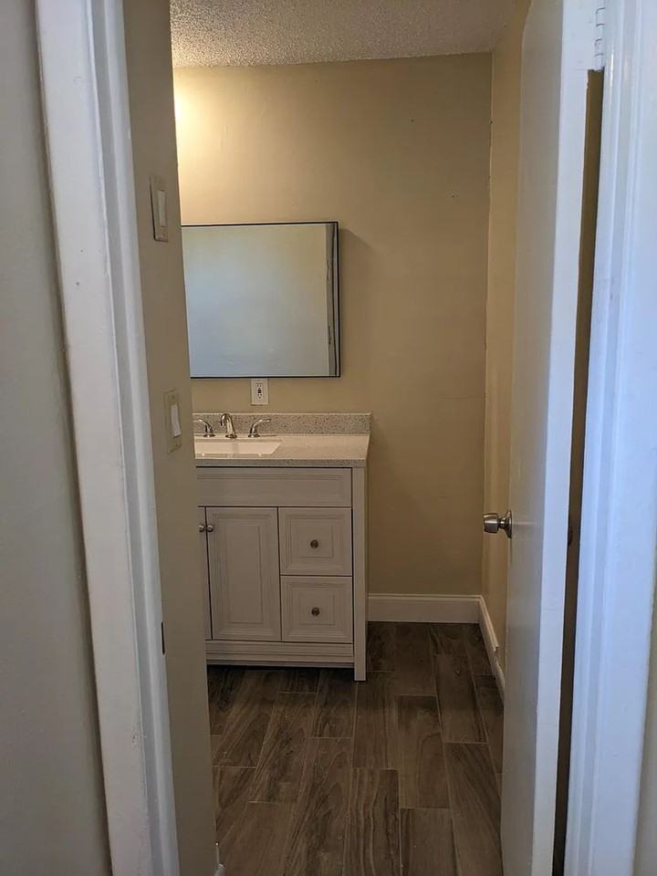 5847 Sun Glo Ave - Photo 7 of 13