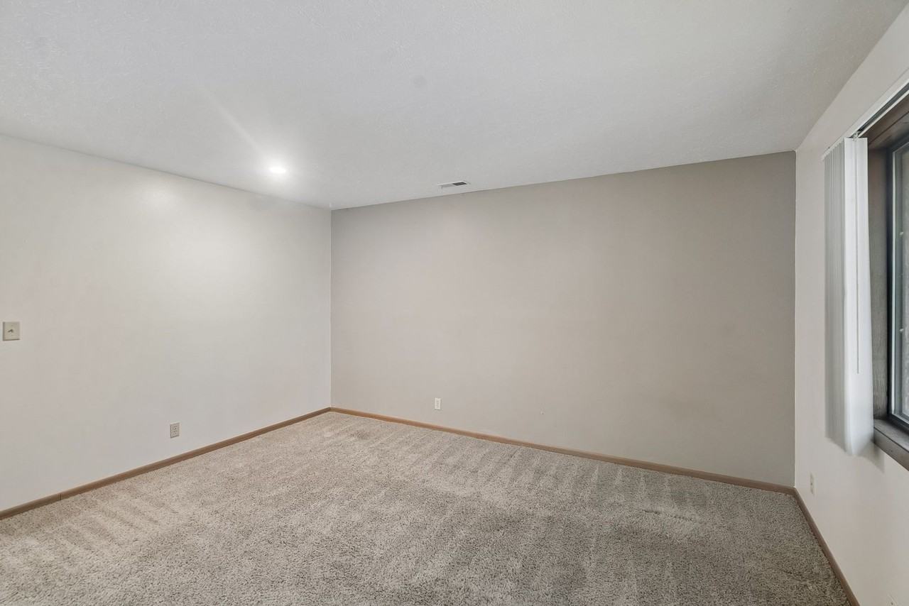 5505 S 31st St #12 - Photo 5 of 12