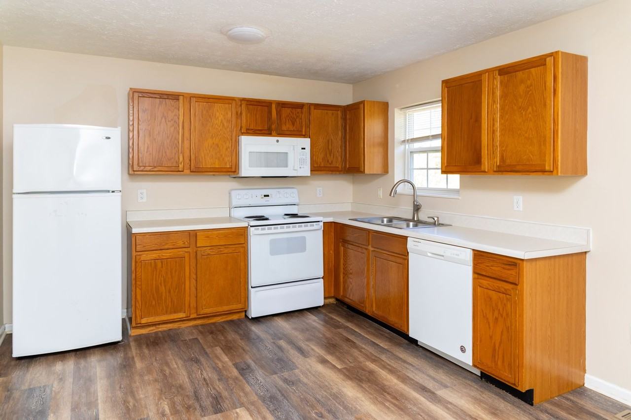 560 Circle Dr Nw - Photo 5 of 16
