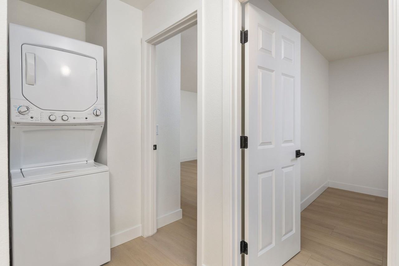 Renovated Wallingford Apartments - Photo 3 of 45