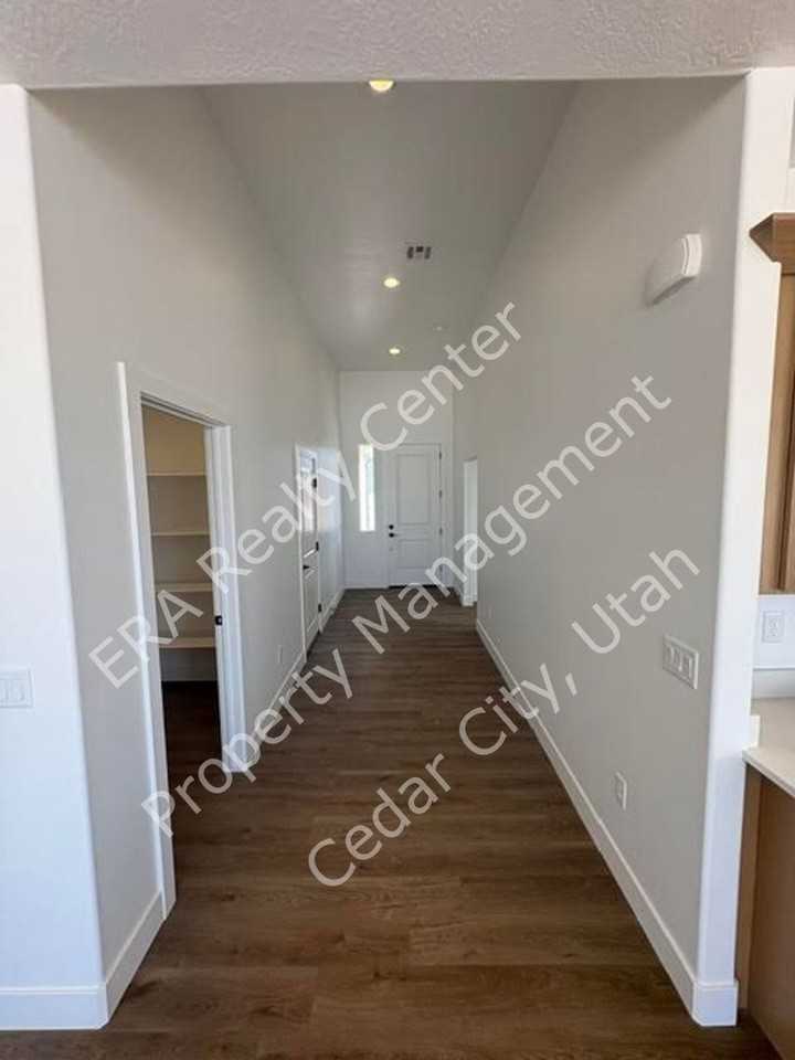 4957 N 970 E - Photo 4 of 19