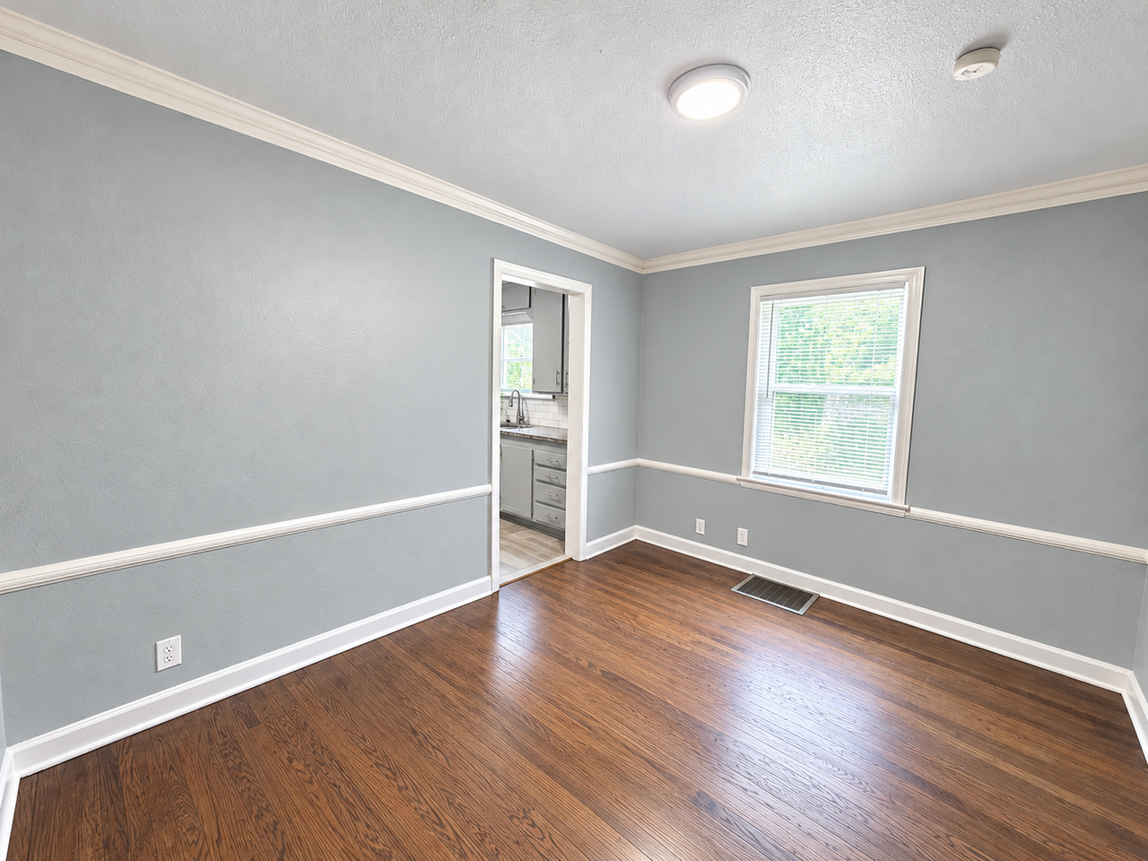 1434 E 80th St - Photo 4 of 16