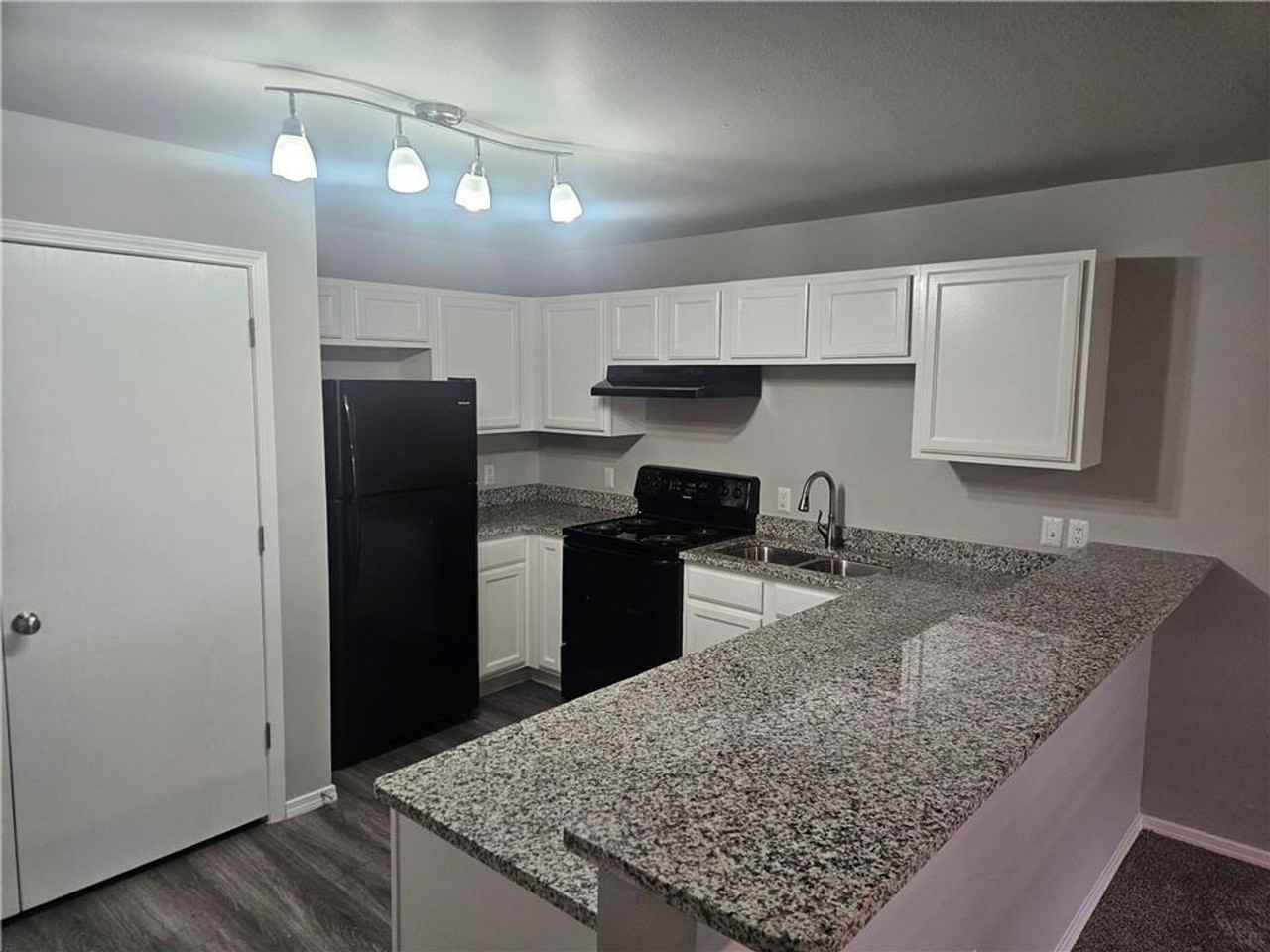 Andmark Outpost Apartments - Photo 3 of 28