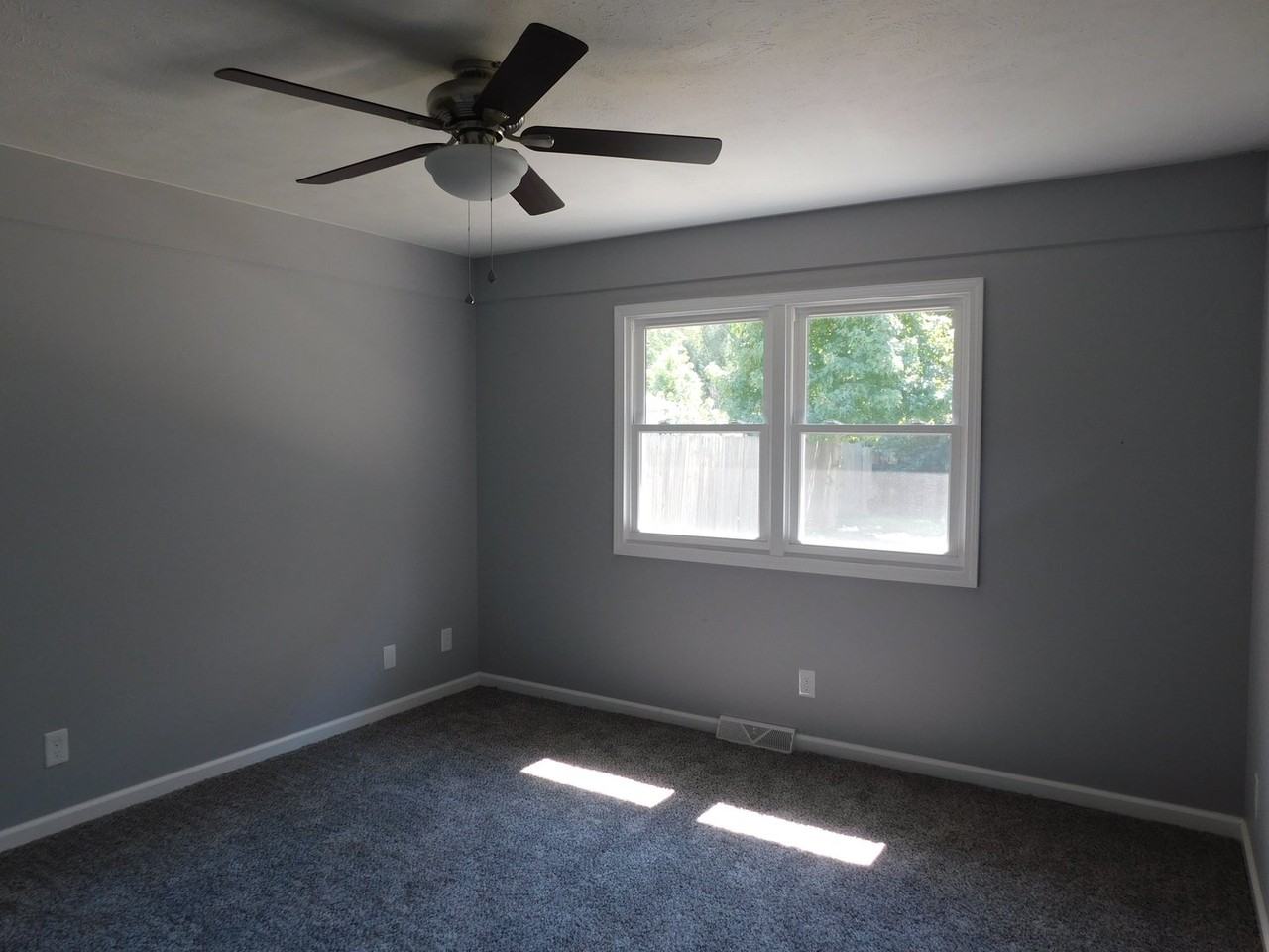 2730 E Black Ave - Photo 7 of 17