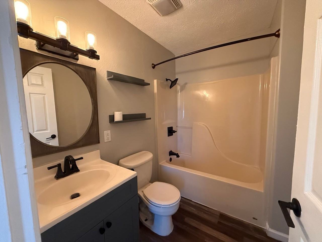 2208 Jennifer Ln - Photo 5 of 24