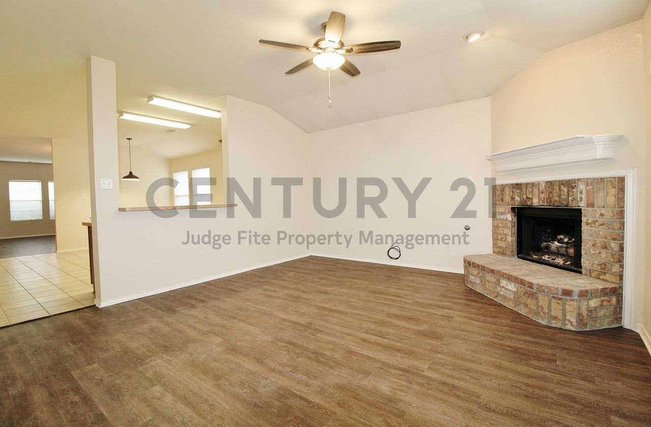9841 Willowick Ave - Photo 6 of 17