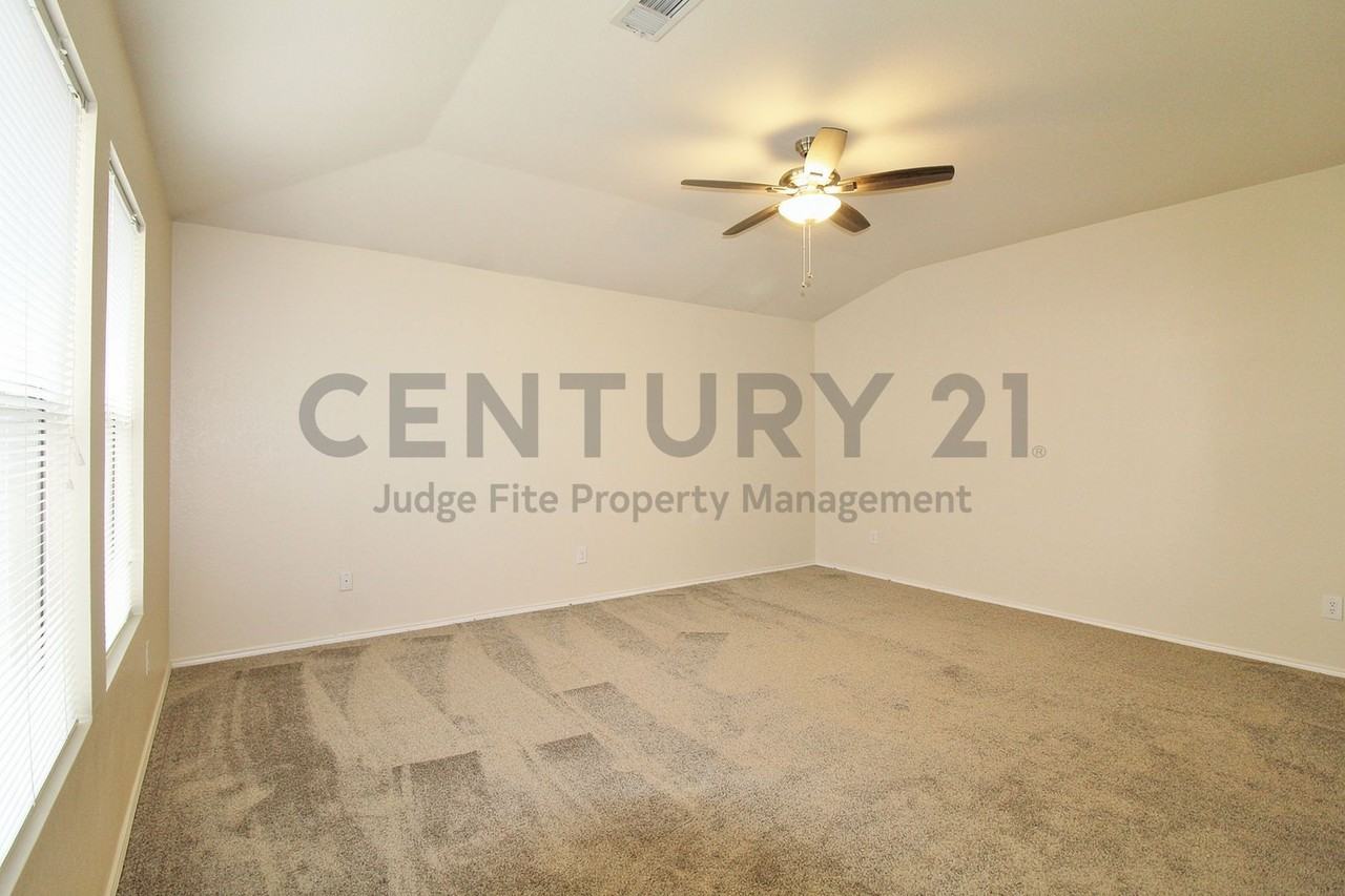 9841 Willowick Ave - Photo 7 of 17